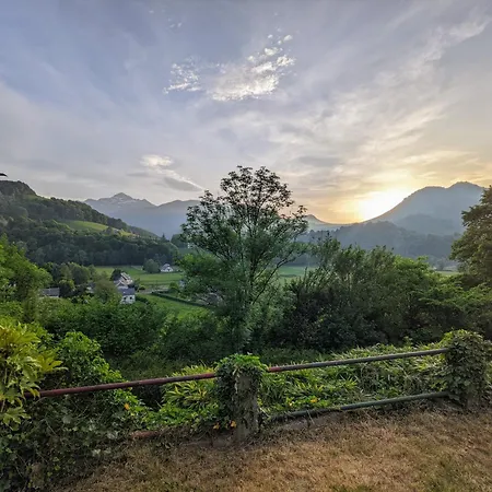 La Bigourdane Grand Confortable & קמפן