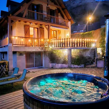 La Bigourdane Grand Confortable & קמפן